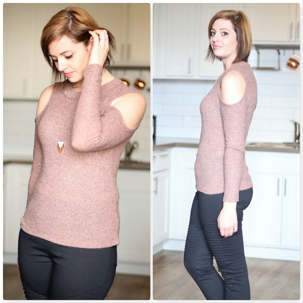 Cold Shoulder 2tone Knit Top
